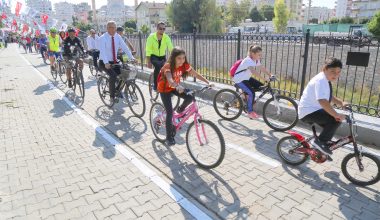 Mezitli’de1 kilometrelik bisiklet ve yürüyüş yolu açıldı
