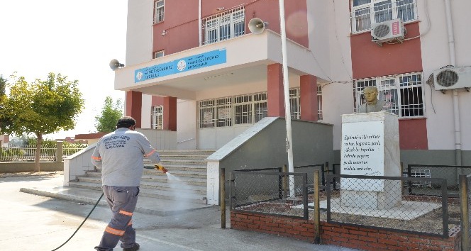 Okullar sürekli ilaçlanıyor