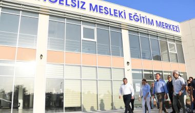 BAŞKAN SEÇER, ENGELSİZ MESLEKİ EĞİTİM MERKEZİ’Nİ İNCELEDİ