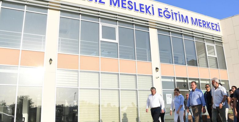 BAŞKAN SEÇER, ENGELSİZ MESLEKİ EĞİTİM MERKEZİ’Nİ İNCELEDİ