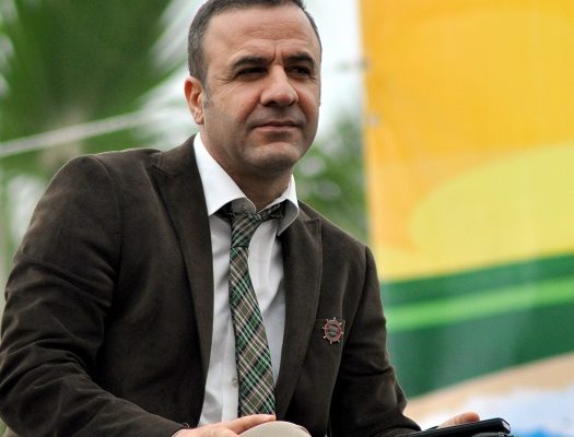 “Dur” ihtarına uymayan araç, Emniyet Müdür Yardımcısına çarptı