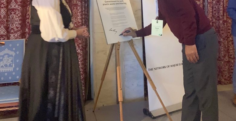 Mezitli Belediyesi’nden plastik kirliliği azaltma sözü