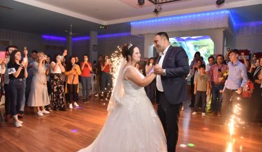 BAŞKAN YILMAZ, EDA’NIN DÜĞÜN HAYALİNİ GERÇEKLEŞTİRDİ