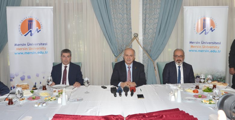 Rektör Çamsarı Yerel Medya Mensuplarıyla Bir Araya Geldi