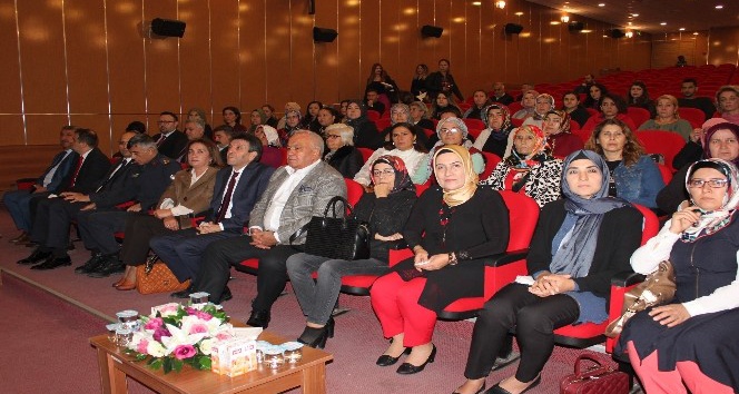Erdemli’de kadına şiddete hayır programı