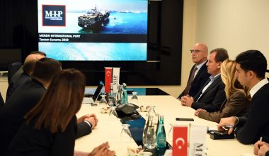 SEÇER: “TIRLAR ŞEHİR İÇİ TRAFİĞE KARIŞMADAN LİMANA GİRECEK”