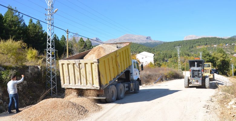 ÇAMLIYAYLA YOLLARINDA KAPSAMLI ONARIM