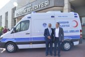 Hayırsever Arıkan, Yenişehir Belediyesi’ne  ambulans bağışladı.
