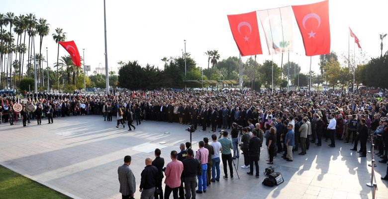 ULU ÖNDER ATATÜRK, MERSİN’DE ÖZLEMLE ANILDI