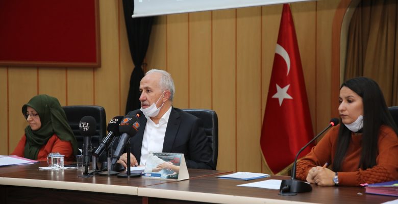 BAŞKAN GÜLTAK MECLİS TOPLANTISINI YÜZÜNDE MASKE İLE DÜZENLEDİ