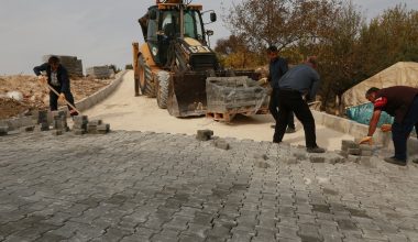 TOROSLAR’DA KİLİT PARKE YOL ÇALIŞMASI