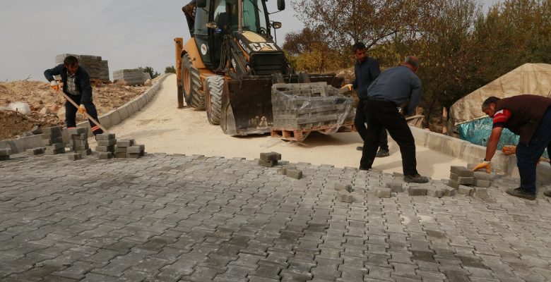 TOROSLAR’DA KİLİT PARKE YOL ÇALIŞMASI
