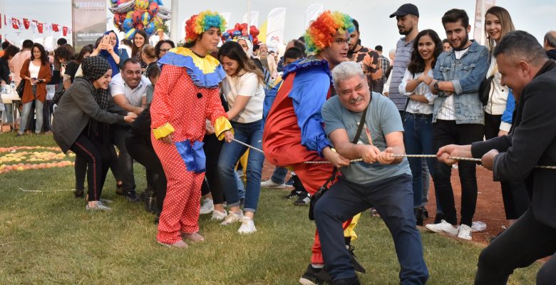 TOROSLAR BELEDİYESİ, NARENCİYE FESTİVALİ’NE RENK KATTI