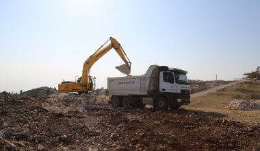 Toroslar Belediyesi, yeni yol açım ve düzenleme çalışmaları yapıyor