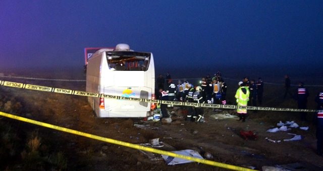 Yolcu otobüsü Aksaray da kaza yaptı: 1 ölü 9’u ağır 45 yaralı