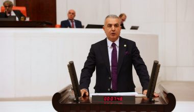 “ÇUKUROVA HAVALİMANI NİYE BİTİRİLEMİYOR?”