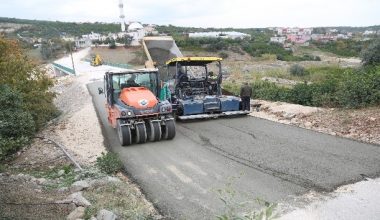 ERDEMLİ’DE BETON YOLA  DEVAM