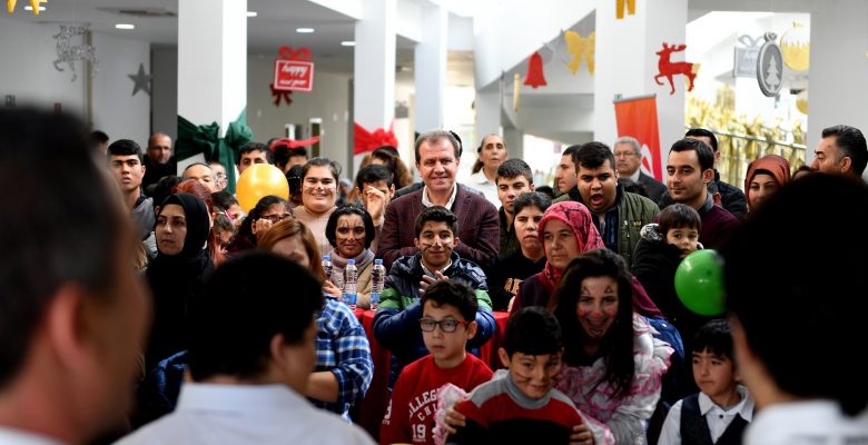 BAŞKAN SEÇER, YENİ YILI ÖZEL ÇOCUKLARLA BİRLİKTE KARŞILADI
