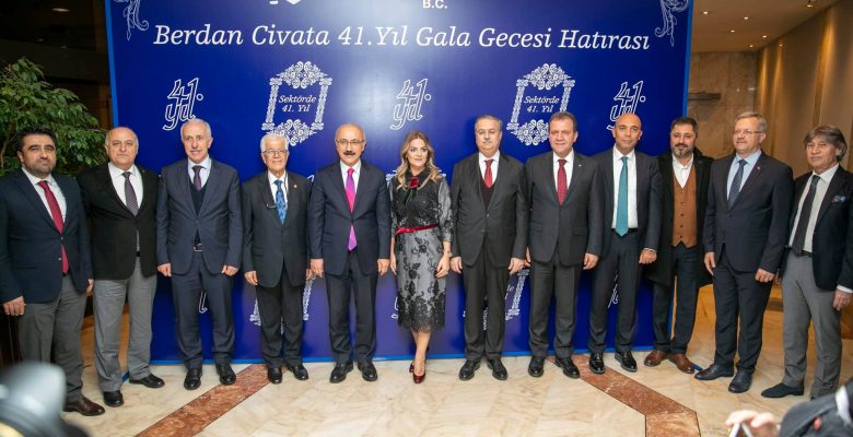 “MERSİN’DE ULUSLARARASI HAVAALANINA İHTİYAÇ VAR”