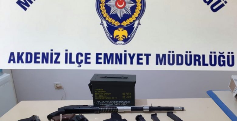 Polis Suçluları Yakaladı