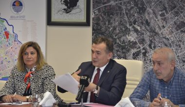 Özyiğit, belediye ile mahkemelik olan vatandaşları uzlaşı yolunu bulmaya davet etti.