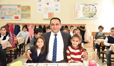 ÇOCUKLARIN YENİ YIL HEDİYESİ BAŞKAN YILMAZ’DAN