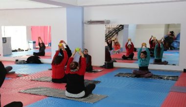 Erdemli Belediyesi Kadın Spor Merkezi spora devam ediyor