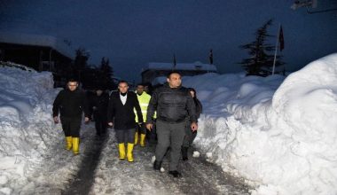 Başkan Yılmaz, yaylalarda kar mesaisi yaptı