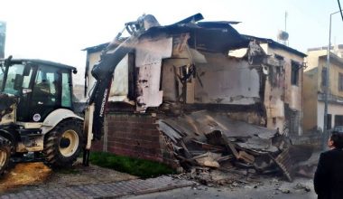 Metruk binalar yıkıldı, okul önlerine kasisler yapıldı