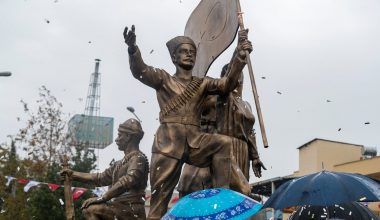 KUVAYIMİLLİYE ANITI ONARILDI VE ESKİ YERİNE YERLEŞTİRİLDİ