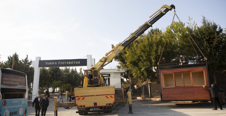 TARSUS ÜNİVERSİTESİ ÖĞRENCİLERİ ÇORBA BÜFESİNE KAVUŞTU