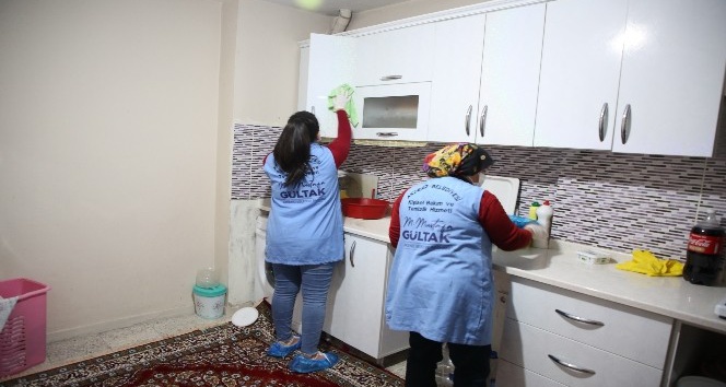 Akdeniz Belediyesi, evde bakım ve temizlik hizmetiyle yüzlerce kişiye ulaştı