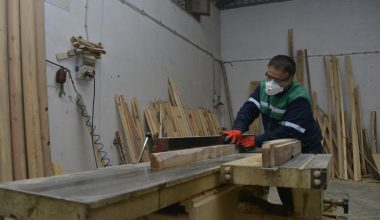 YENİŞEHİR’DE İHTİYAÇLAR BELEDİYE ATÖLYELERİNDE ÜRETİLİYOR