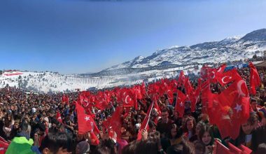 Toroslar Belediyesi, kentte bir ilki gerçekleştirerek Kar Festivali düzenledi.