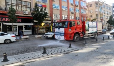 Akdeniz’de cadde ve sokaklar dezenfekte ediliyor