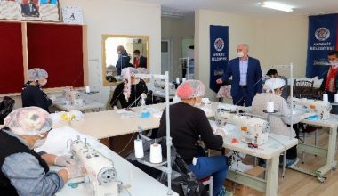 Akdeniz Belediyesi, günlük 5 bin adet tıbbi maske üretiyor
