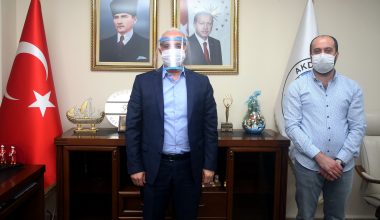 AKDENİZ BELEDİYESİ’NDEN, “3 BOYUTLU YÜZ SİPERLİĞİ” ÜRETİMİNE DESTEK