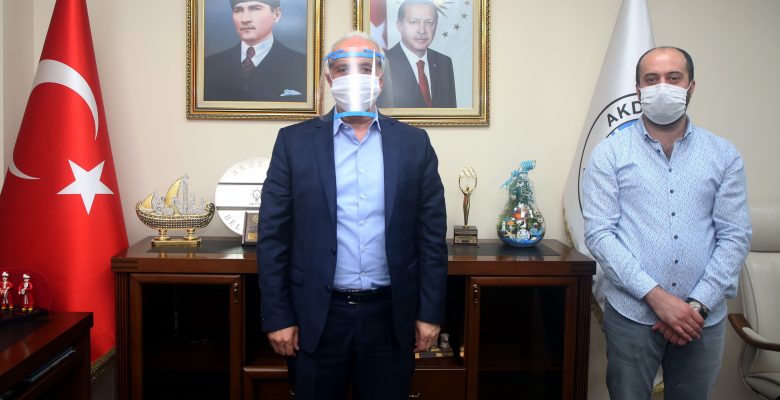 AKDENİZ BELEDİYESİ’NDEN, “3 BOYUTLU YÜZ SİPERLİĞİ” ÜRETİMİNE DESTEK