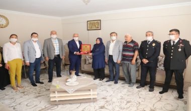 Gültak, şehit anneleri ve 100 yaşını geride bırakmış anneleri ziyaret etti