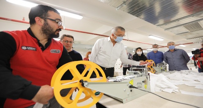 Mezitlililer, yardım kolisi ve maske temininde örnek oldu.