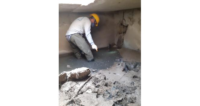 Yerin altında larva mücadelesi