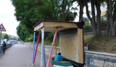 OKUL ÖNLERİNE “KİTAP DURAĞI”