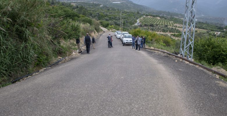 SİLİFKE İLÇESİNDE 5 MAHALLEYİ BİRBİRİNE BAĞLAYAN GRUP YOLU ONARILDI