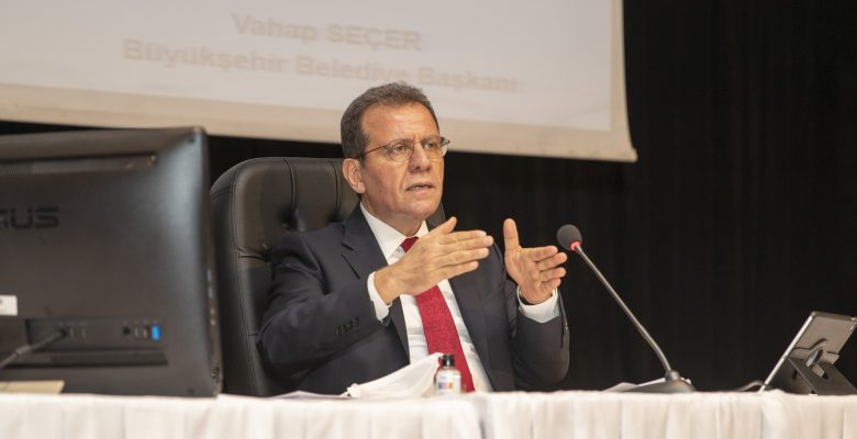 SEÇER, MECLİS ÜYELERİNE 1 YILLIK HİZMETLERİ VE PROJELERİ ANLATTI