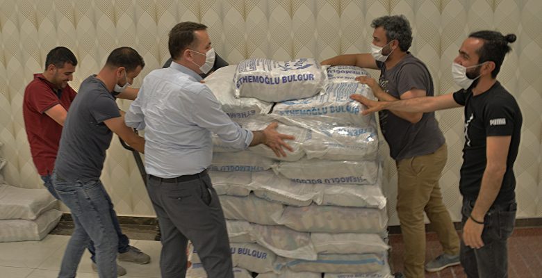 Yenişehir Belediyesi gıda yardımı seferberliğini sürdürüyor
