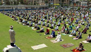 AKDENİZ’DE 11 NOKTADA CUMA NAMAZI KILINDI