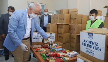 Akdeniz Belediyesi, Ramazan Kolilerini Dağıtmaya Başladı