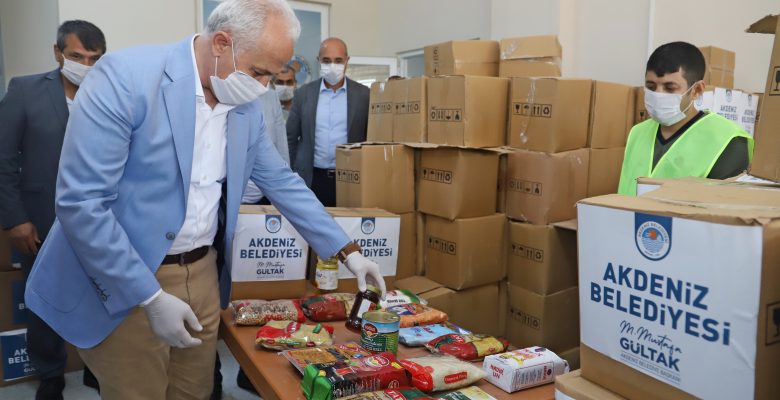 Akdeniz Belediyesi, Ramazan Kolilerini Dağıtmaya Başladı