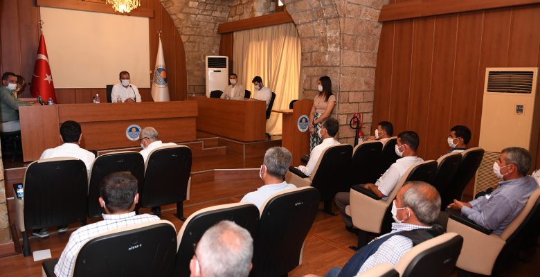 BAŞKAN SEÇER, TARSUSLU MUHTARLARI DİNLEDİ