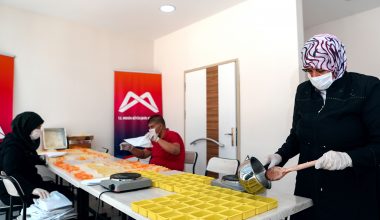 BÜYÜKŞEHİR’DEN SABUN ÜRETİM PROJESİNE DESTEK